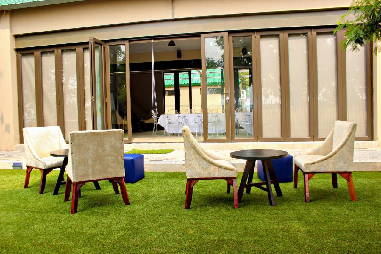 Zoe Bush Lodge Pretoria Exterior photo